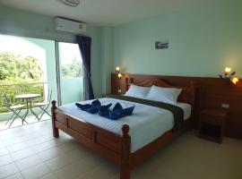 saithong guesthouse, hotel in Rawai Beach