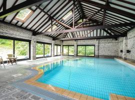 Corffe House and Holiday Cottages, rumah percutian di Barnstaple