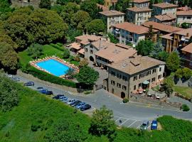 Villa Nencini – hotel w mieście Volterra