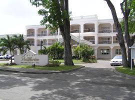 Hotel PomMarine: Bridgetown şehrinde bir otel