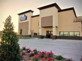 Days Inn & Suites by Wyndham Port Arthur, hotelli kohteessa Port Arthur