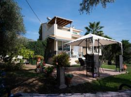 Sunny Garden villa, atostogų namelis mieste Plataria