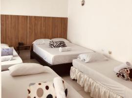 Hotel Center Plaza Plus, hotel in zona Aeroporto Internazionale Camilo Daza - CUC, 