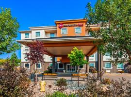 Best Western Plus Estevan Inn & Suites, מלון עם חניה בEstevan