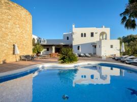 Can Mestre is a huge Villa with stunning sunset views near to San Antonio, hótel í San Antonio-flói