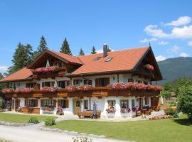Ferienhof Zum Sagschneider: Lenggries şehrinde bir ucuz otel
