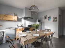L'ecume by Cocoonr, cottage in Saint-Coulomb