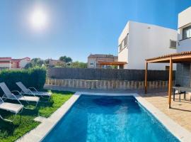 Villa Lauvic, holiday home in Cala'n Bosch