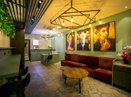 Eureka Hotel Penang、バヤンレパスのホテル