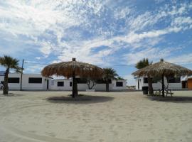#35 Bungalow Seaside Hotel & Victors RV Park: San Felipe'de bir otel