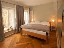 Bed and Breakfast unter den Linden, hotel v destinácii Nördlingen