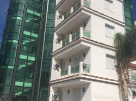 Hôtel Chenoua, hotel v destinaci Tipaza