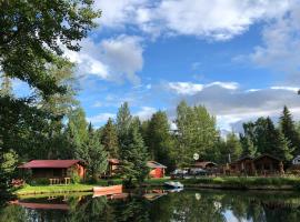 Hope Alaska's Bear Creek Lodge, hotel con estacionamiento en Hope