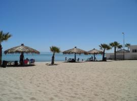 #55 Suite Bungalow Seaside Hotel & Victors RV Park, hotel em San Felipe