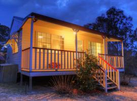 Accommodation Creek Cottages & Sundown View Suites, villa em Ballandean