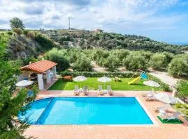 Villa Laga with Pool, 300m to Taverns, Childrens Area, BBQ!