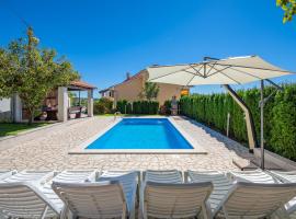 House Semy with private pool, hotel en Pazin