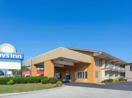 Days Inn by Wyndham Breezewood