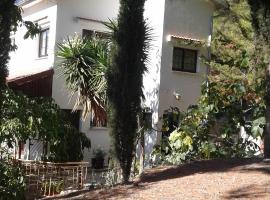 Kampi Double Storey House in the Village, accommodation in Nicosia