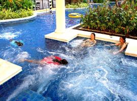 Venetian Poseidon Pool Hotel, hotel in Jomtien Beach