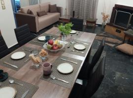 Comfortable 4th fl flat ideal for up to 8 people, cheap hotel in Pyrgos