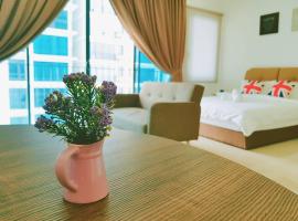 Simplicity Cozy For 2 -Trefoil Setia Alam- Near Setia City Mall-Setia Convention Centre, hotel in Shah Alam