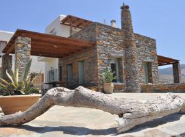 The Hill Top House in Kea, villa in Ioulis