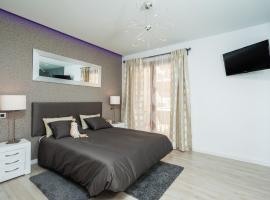 Mafloras Luxury&Beach Apartment, luxury hotel in Son Servera