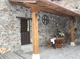 Casa Rural La Xiarapina, self catering accommodation in Serrapio