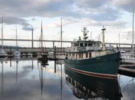 The Boat and Breakfast