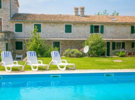 Abortolami with Pool and Garden, hotel with parking in Selina
