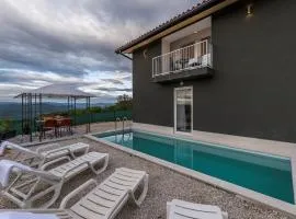 Villa Art House with Pool