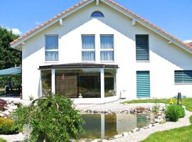 Bed and Breakfast La Petite Thielle, Ferienunterkunft in Cressier