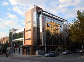 Hotel Relax, hotel in Tirana