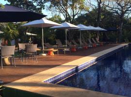 Apto incrível em condomínio lindo, hotel i Praia do Forte