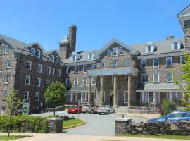 Dalhousie University, hotell i Halifax