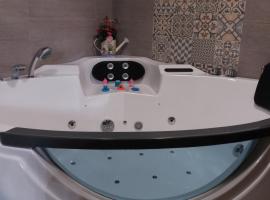 Lagar II con Jacuzzi, nhà nghỉ dưỡng ở Curiel de Duero