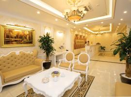 Hùng Mạnh Plaza Hotel, khách sạn ở Hương Tân Lạc