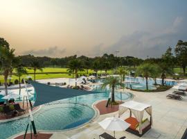 Eastin Thana City Golf Resort Bangkok, hotel with pools in Samutprakarn