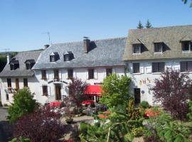 Auberge de Pont-la-Vieille, hotel with parking in Narnhac