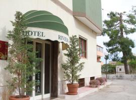 Hotel Riviera, готель у місті Трані