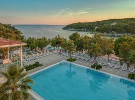 Gava Waterman Milna Resort – All Inclusive, hotel in Milna