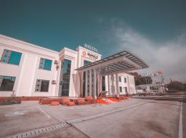 Asmald Palace Hotel, hotel with parking in Kokand