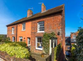 5 Coastguard Cottages, Hotel in Aldeburgh