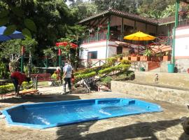 Villa Raquel ecosuitsverdes, hotel v destinaci La Vega