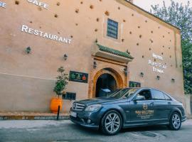 Riad Golf Stinia 1, hotel in Meknès