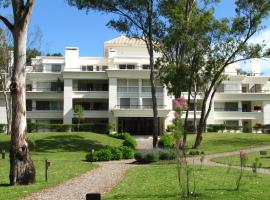 Green Park Apartamentos, hotell i Punta del Este