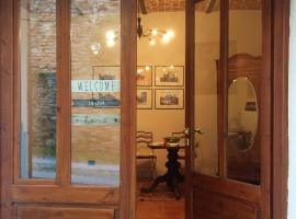 Ca'diFra, bed & breakfast i Casalborgone