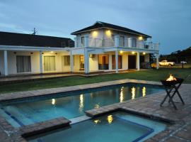 SeaXplore Lodge & Dive Center, guest house in Sodwana Bay