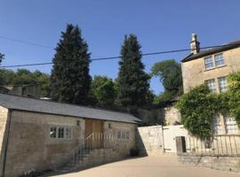 SKITTLES - charming one bedroom apartment - parking - easy access to Bath – apartament w mieście Corsham